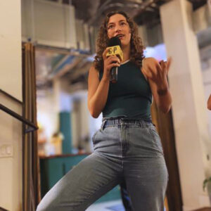 Lilly Field - Speaking with microphone